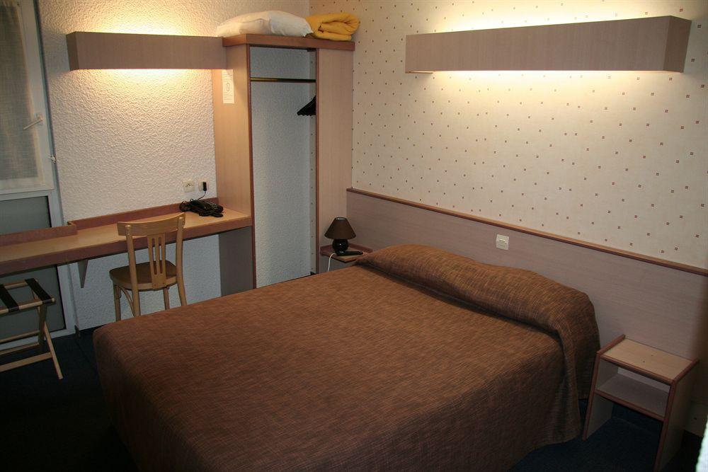 Brit Hotel Argentan Exterior foto
